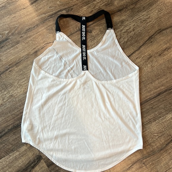 Nike running shirt - Picture 2 of 2